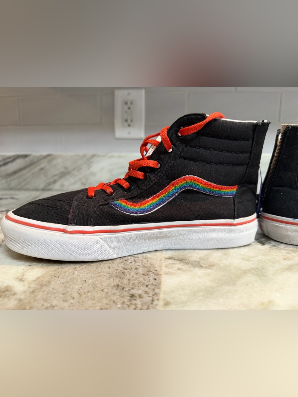 Vans SK8-Hi Zip Chenille Rainbow Kids Size 5